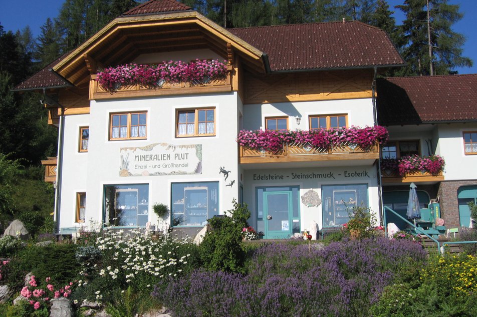 Geschäft in Ramsau Kulm. | © Mineralien Plut