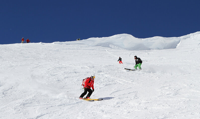 © Abfahrt auf der Piste | Alpincenter Dachstein